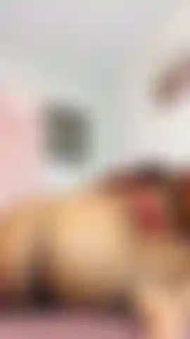 Negrita culona haciendo twerking.