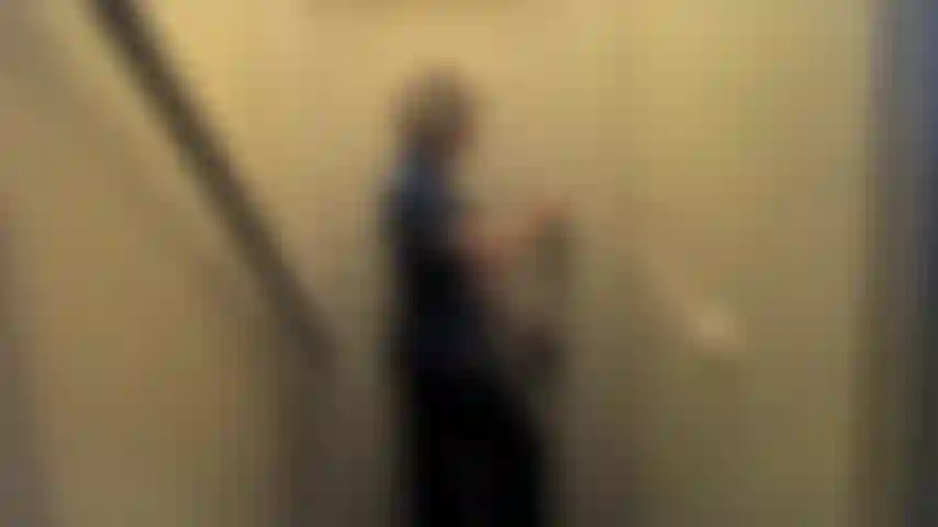 Striptease en vestido chino de seda.