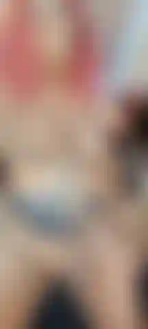 De pie masturbándome con mi gran polla negra (sin semen).