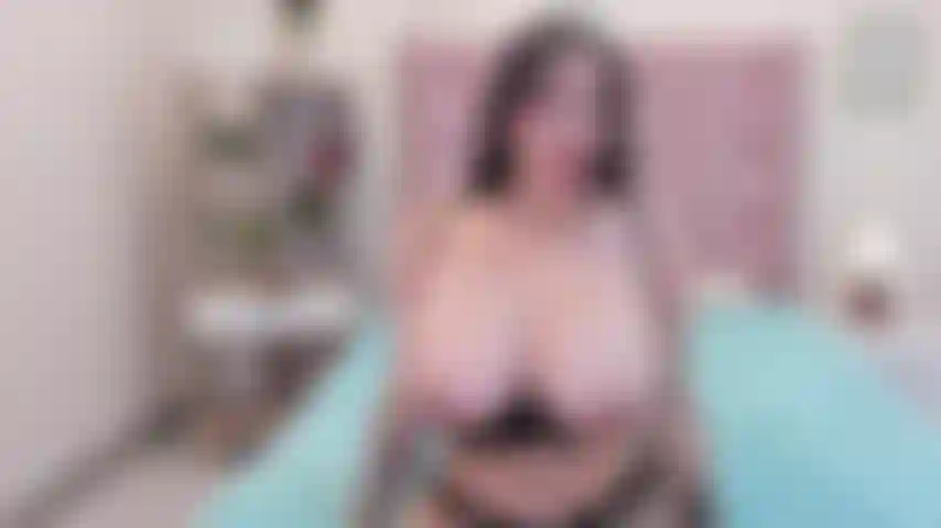 Muestro grandes tetas.