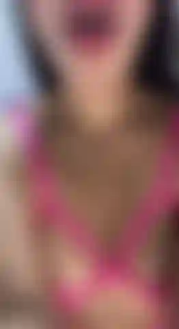 Solo imaginar ver tu polla frente a mi cara me hace la boca agua.