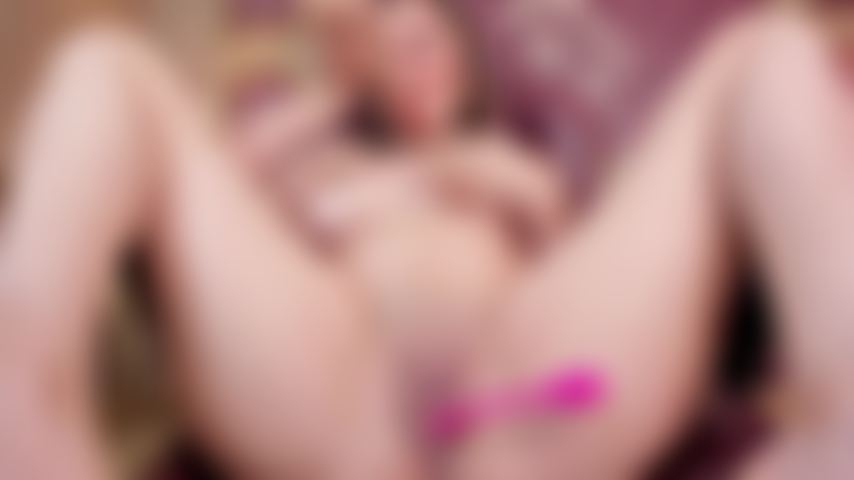 Follando mi delicioso coño.