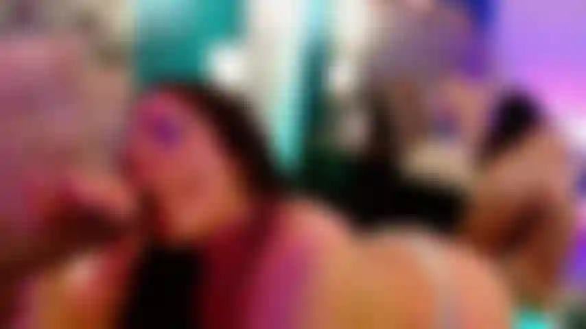 Come operate my sex machine, where do you want to put my toy today?