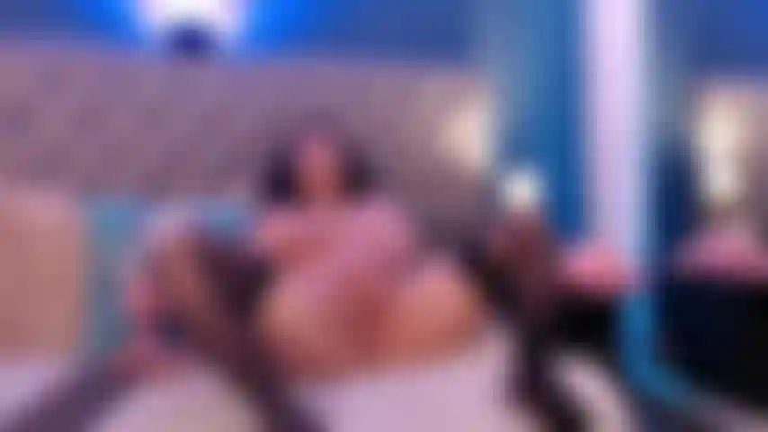 Te gustan las piernas con medias de malla.