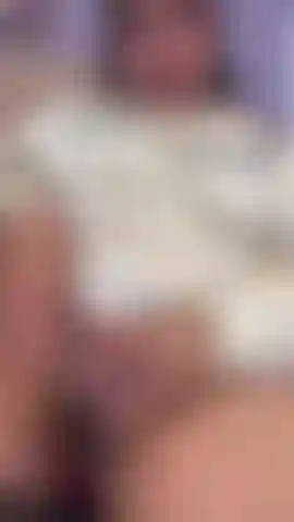 Hit me on the bed and show me who-s boss