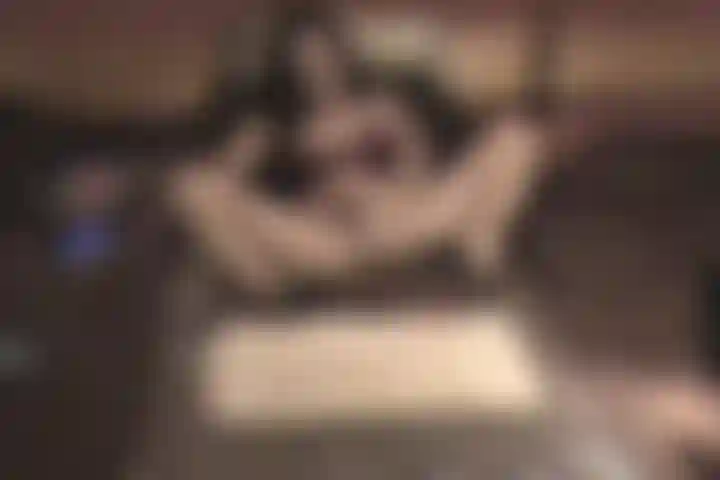 Bra-tanga rojo y negro squirt-closeups.