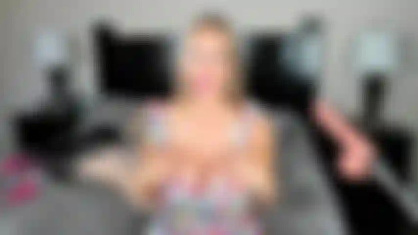 La madrastra de nick te necesita.