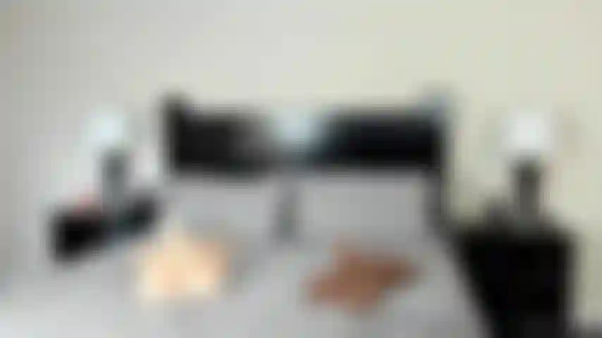 El juego de rol de viaje de negocios termina follando a un compañero de trabajo (solo).