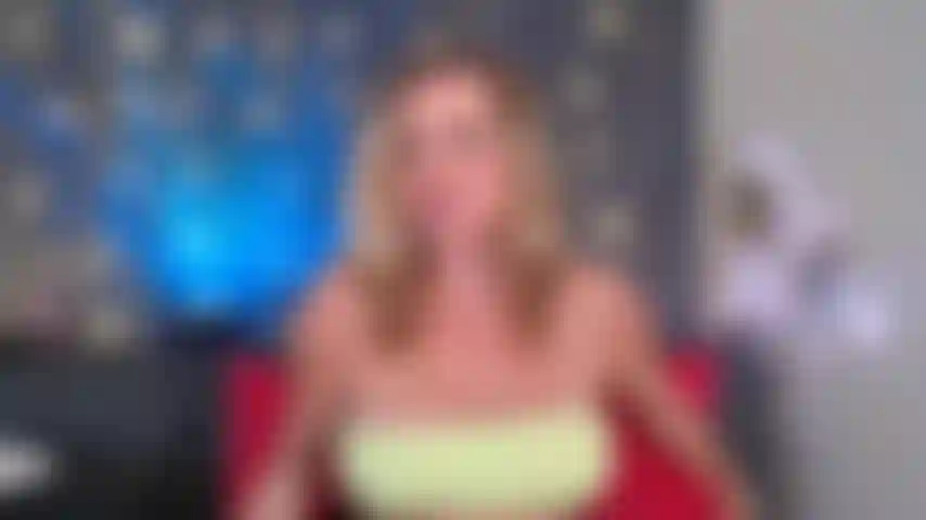 Madrastra le enseña a su hijastro a comer coño.