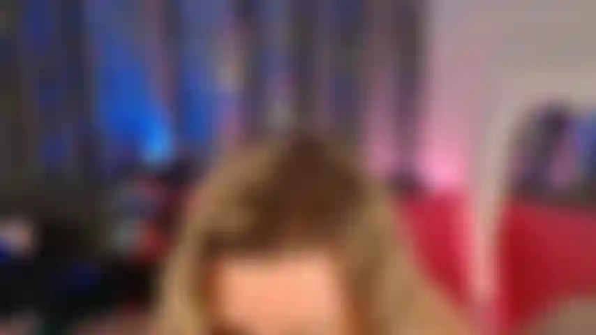 A mi marido le encanta verme follar con una gran polla negra.