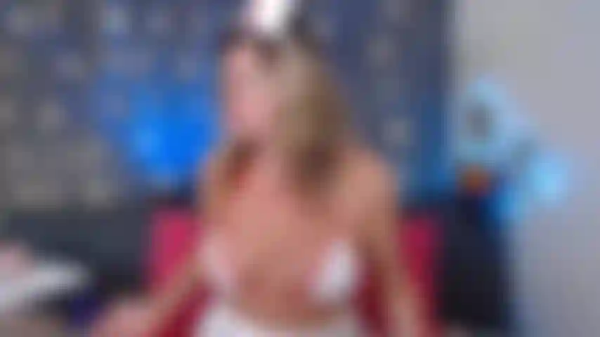 La enfermera pilla a su hijastro y lo seduce.