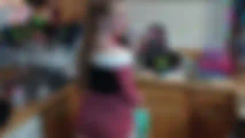 Entrenamiento anal navideño con mi nuevo túnel y tapones anales más grandes.