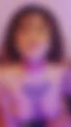 ¿Quieres una paja con mis pies con tacones?