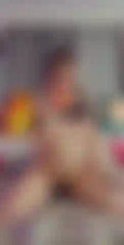 Chupando mi juguete charmander.