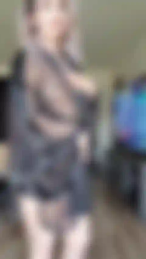 ¡Strip tease con mi lencería negra más sexy!