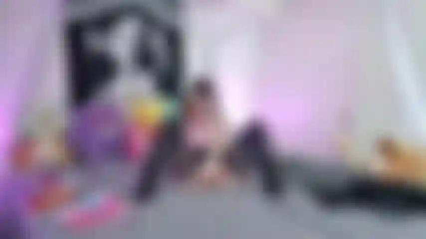 Juguetes que apenas caben y un squirt final húmedo sorpresa!!