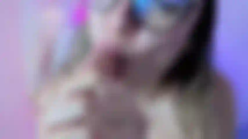 Cabalgando tu polla hasta que te corras.