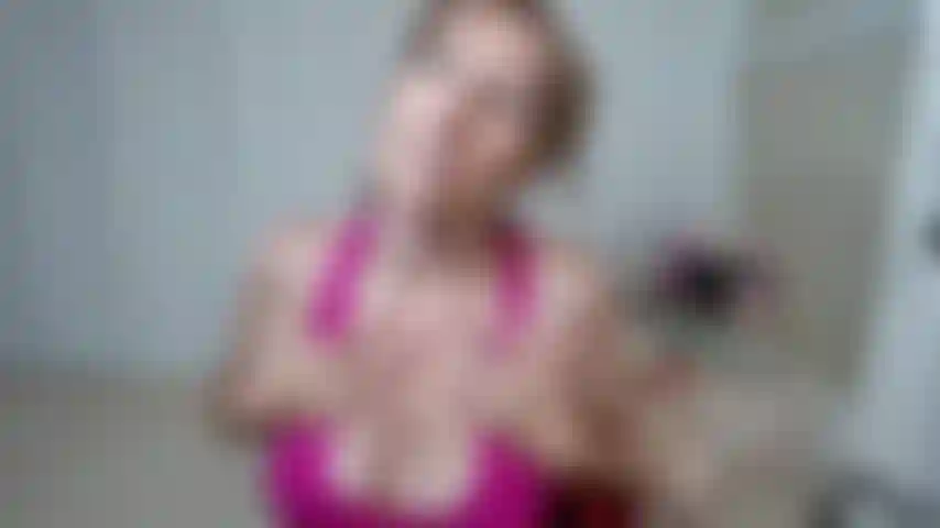 Joi sensual y retorcida en topless.