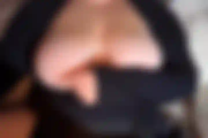 Big pretty tits massage