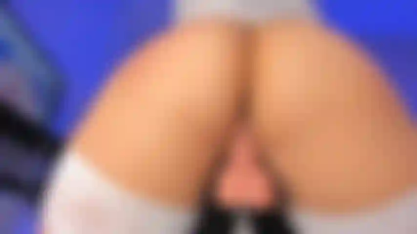 Follame el coño muy fuerte.