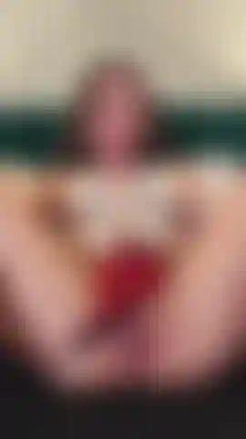 With a mischievous look and parted lips, she moves her body to the rhythm of desire an intimate, steamy, and completely irresistible video.