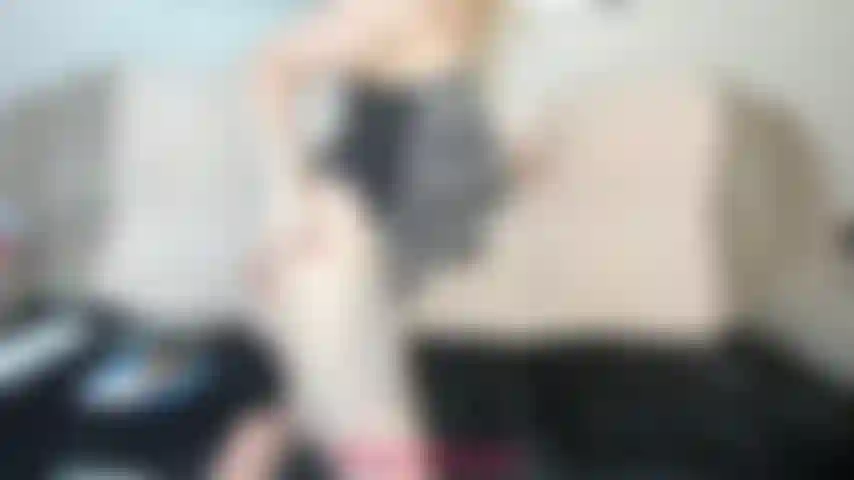 Pequeña puta sucia show de cámara en vivo.