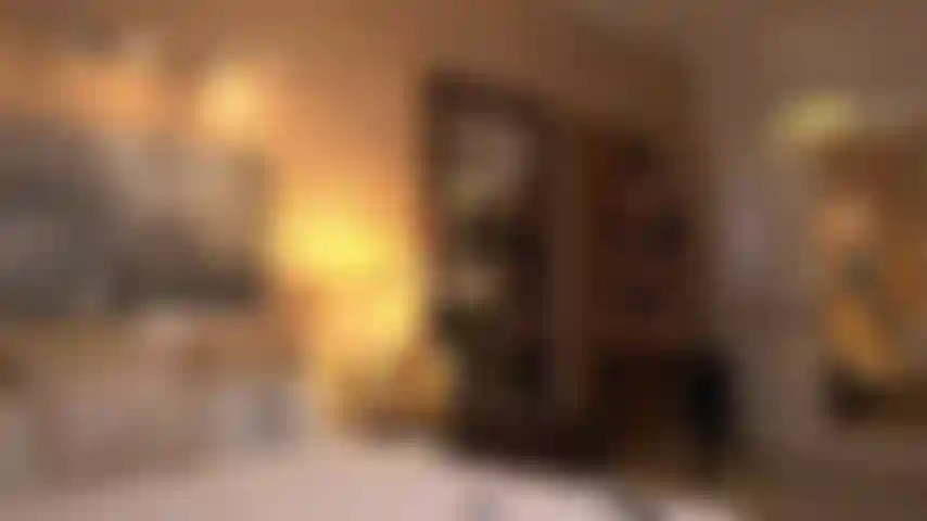Atrapada por el malvado policia vivi! Rescátate complaciendo su cuerpo sexy, mientras tu esposa está atada viendo toda la escena!