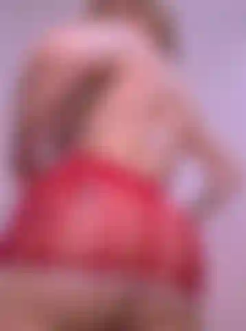 Exhibición sexy con micro vestido sin bragas y poniéndome cachonda.