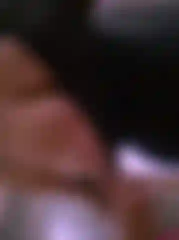 Sexy masturbación con plug anal microvestido sin bragas.