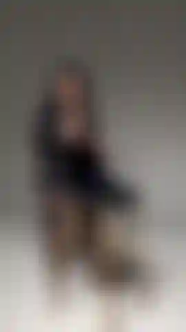 I wanna be your secret desire, makes you feeling so hot, tell me your dreams and we will makes our dreams come true... Come baby....