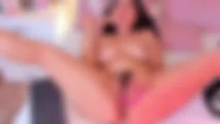 Primero en mi boca y luego en mi coño.