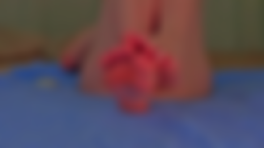 Fetichista de pies con nueva pedicura.