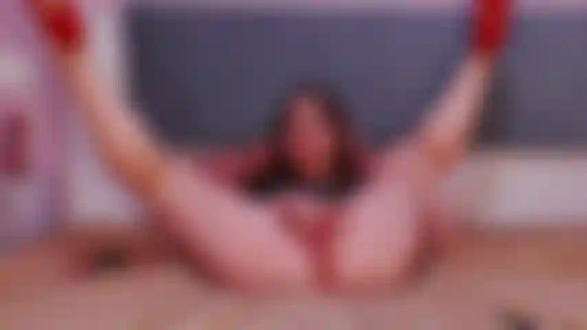 Quieres ver lo caliente que me follo el coño mojado con un gran consolador?