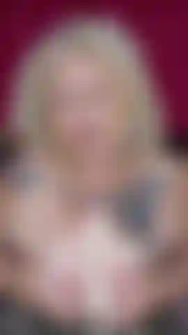 Tit fuck con dildo.