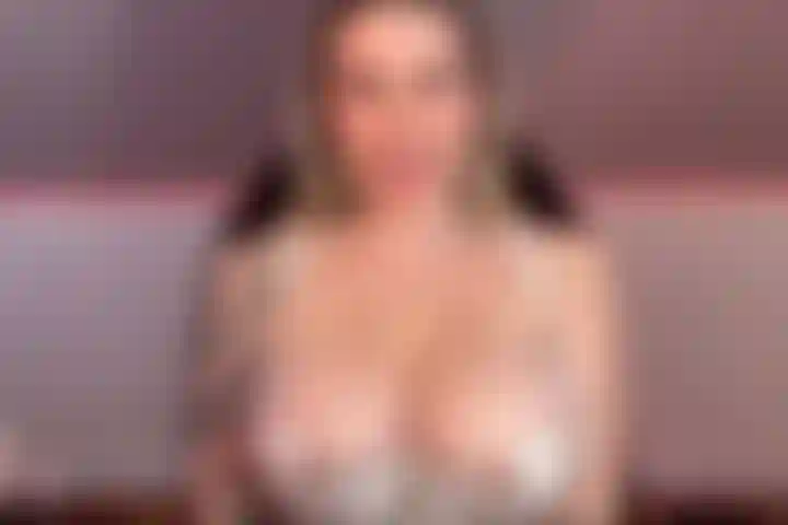 Roleplay de cuck/reproducción: tu esposa te pone los cuernos en la noche de bodas con su ex, quien se corre dentro de ella.