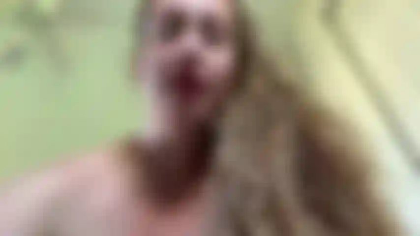 Punto de vista montando polla y ordeñando mis tetas.