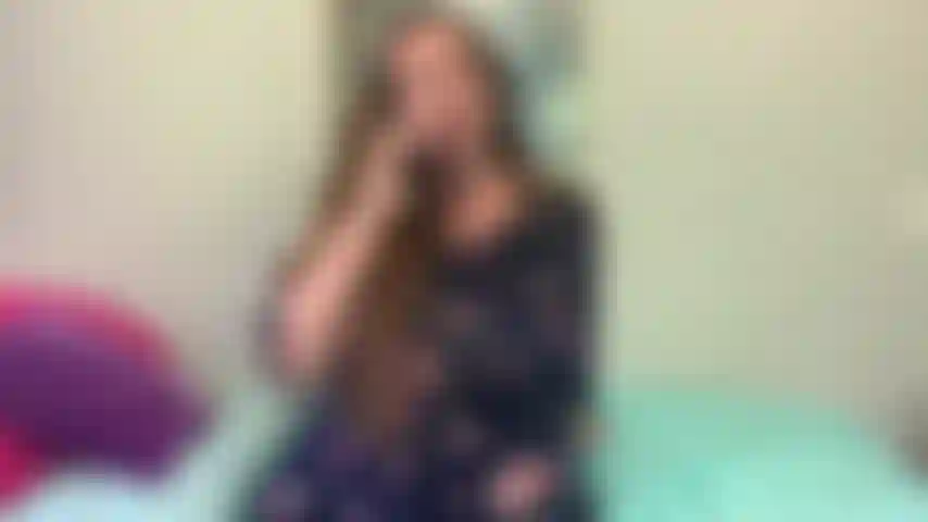 Sexo telefónico embarazada mientras reboto en mi juguete.