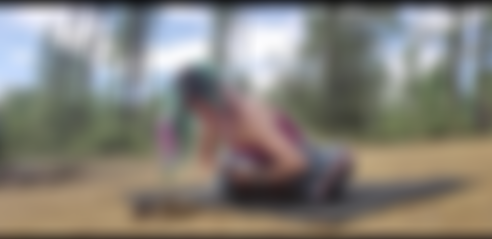 Video de yoga de antes de que me modificaran mucho: al aire libre y terminar desnudo.