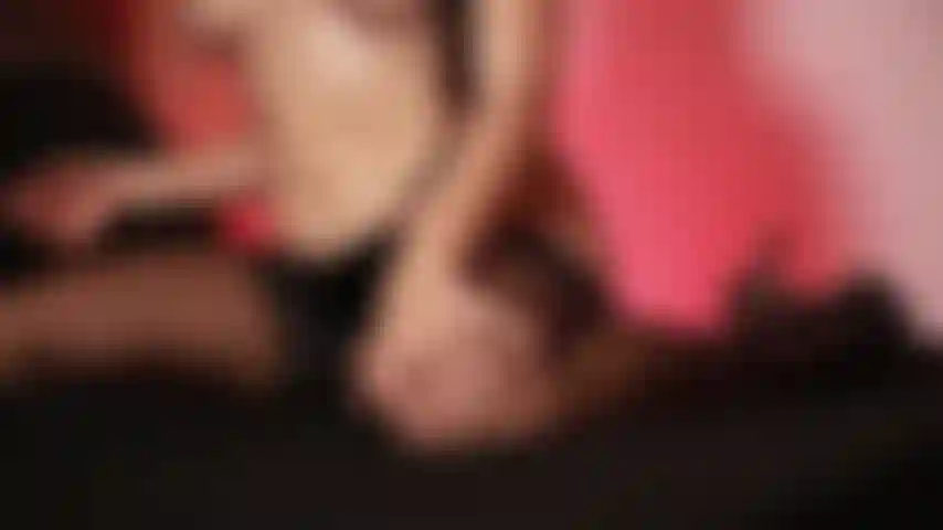 Jueguen con mis tetas,hombres traviesos!!!!