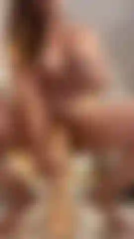 Do you want to be surprised by how I try to fuck myself with a 37cm cock?
it's so hot