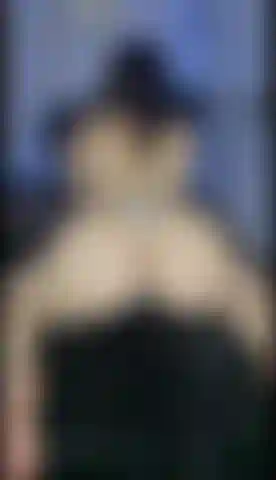 Twerking/culito rebotando en suelo.