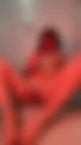 After a sunny day, I head to the shower and turn up the heat while massaging myself with oil. I play with my big dildo, sliding them in and out as I pleasure my oiled pussy. I can't stop, teasing and fingering myself until I'm filled with desire, ending with a juicy, satisfying climax.