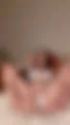 Chupa y folla un video con un consolador! Estaba tan cachonda anoche!