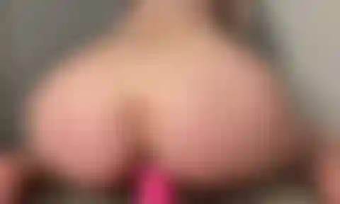 Primera vez montando mi nuevo dildo!