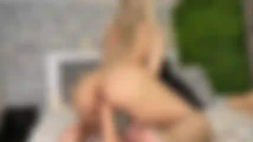 Cabalgando al revés con un gran consolador! Mi posición favorita!