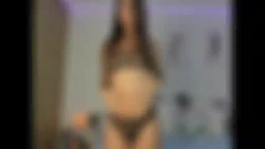 Te hago una mamada sensual luego puedes correrte en mi boca.