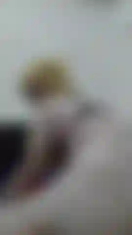 Naruko monta un consolador por detrás.