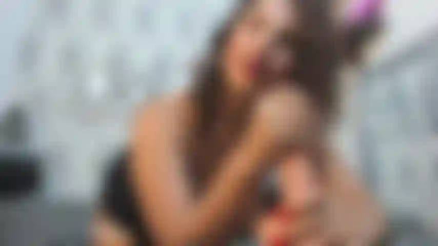 Mamada, uñas rojas, pajas, provocación.