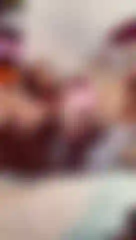 Un teaser jugoso, entrando y saliendo de este coño cremoso.