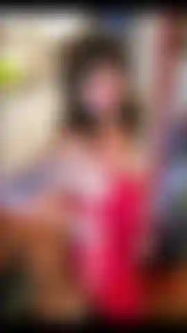 Sexy madura gilf strip tease w/play.